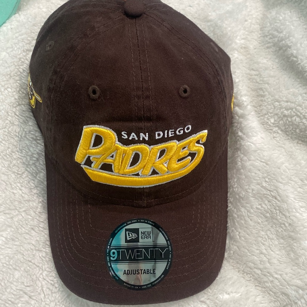 ⚾️New Era, 9Twenty MLB San Diego Padres, Brown & Gold Adjustable Hat